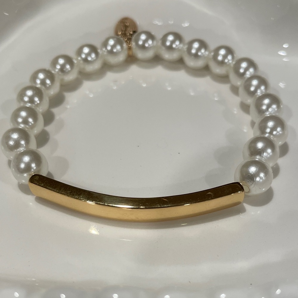 Gold Tone and White Pearl Bracelet NWOT